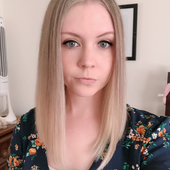 ☀️ meet your posher! ☀️ - Picture 2 of 5